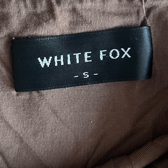 WHITE FOX BOUTIQUE “Taking off” tops - Picture 2 of 8